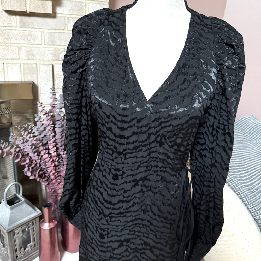 H&M Wrap Dress - Black Zebra Print - Picture 4 of 10